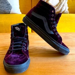 Vans Old Skool purple velvet high tops, sz 8 in EUC.